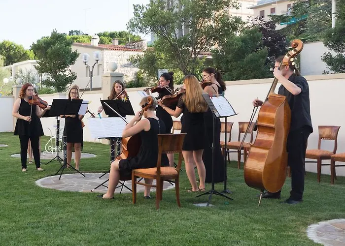 Les 7 Erica 4* غرادو